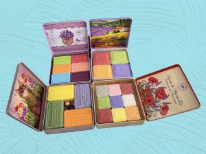 Caja metálica cuadrada grande