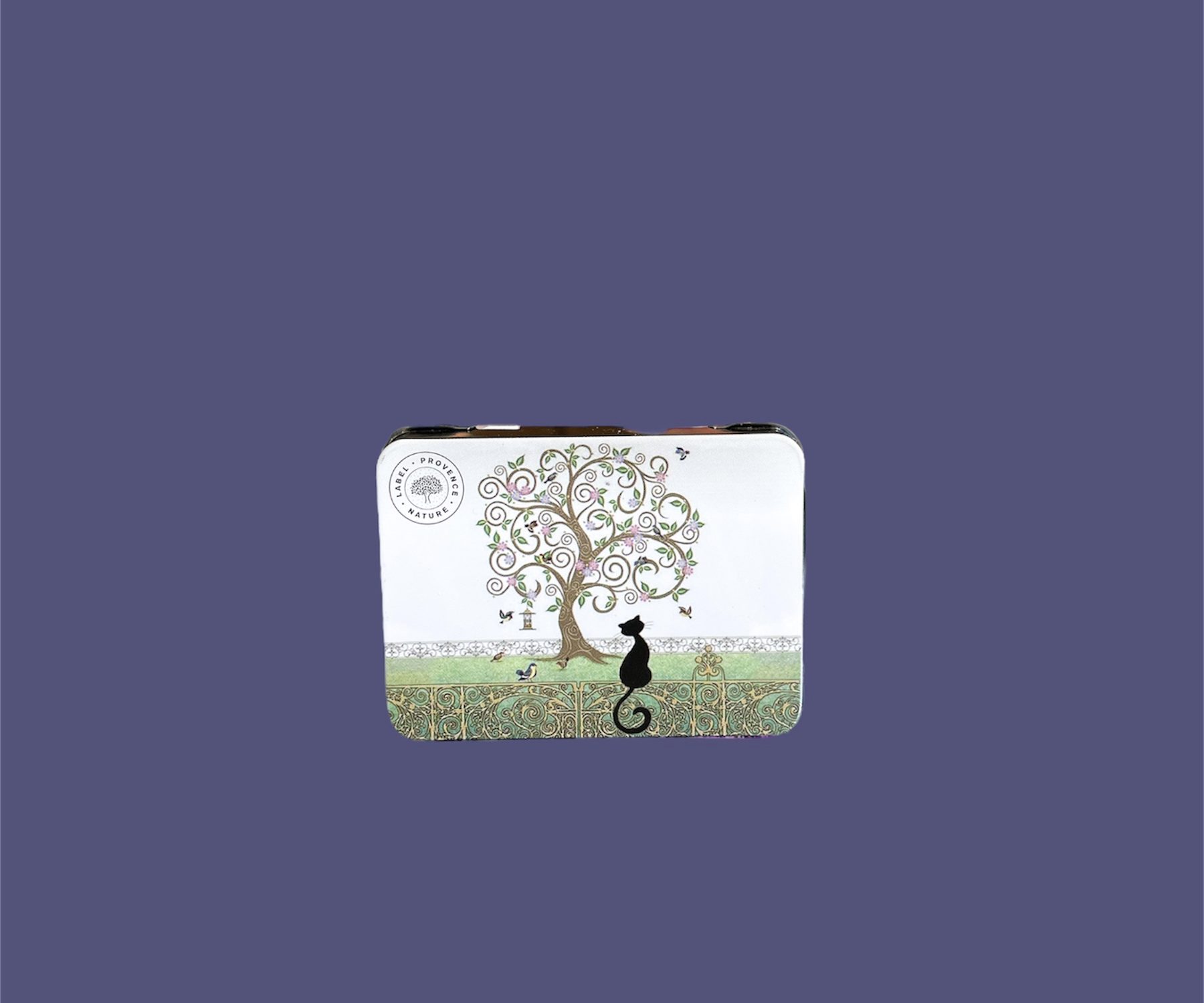 Caja metálica 60g gato negro debajo de un árbol