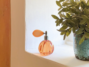 eau de toilette con atomizador de pera